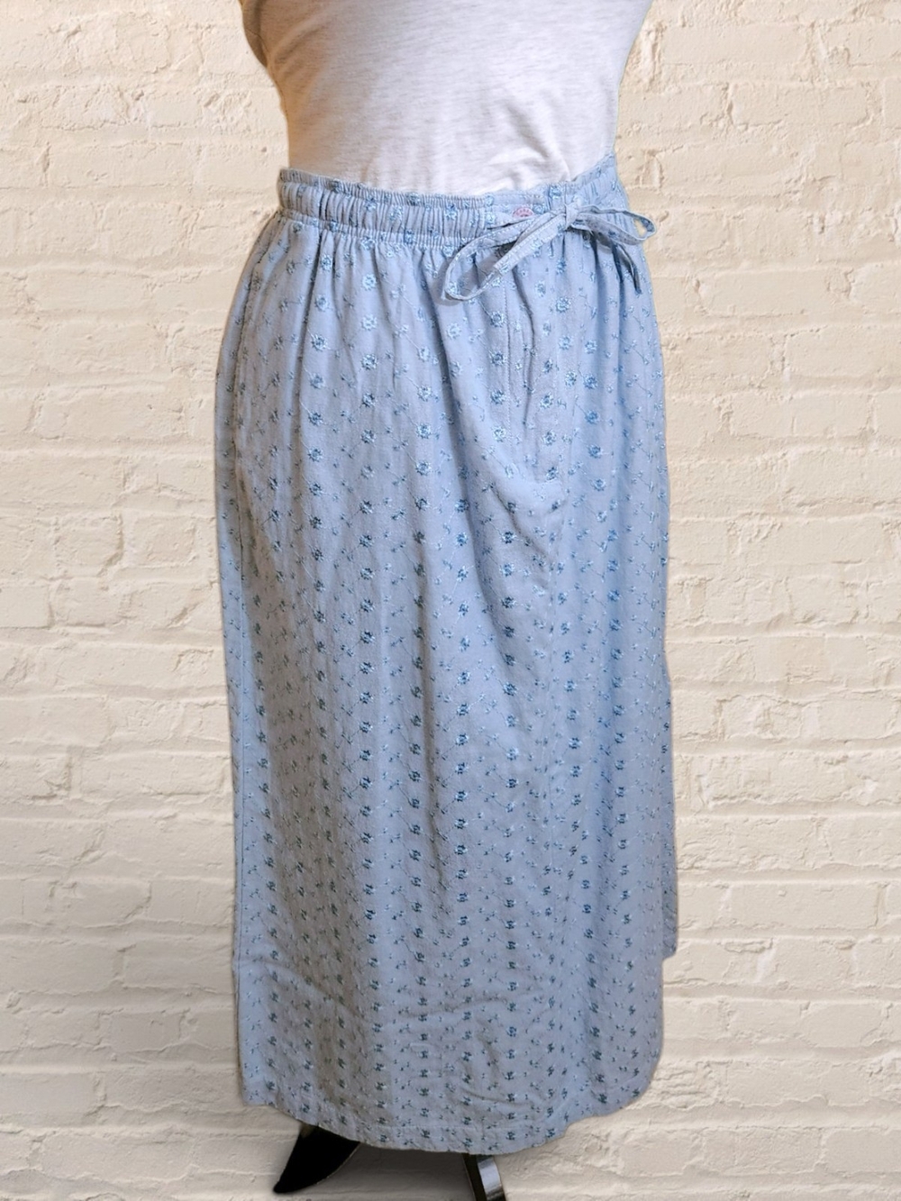 Cottagecore Karen Scott Baby Blue Floral Embroidered Cotton Maxi Skirt Petite M